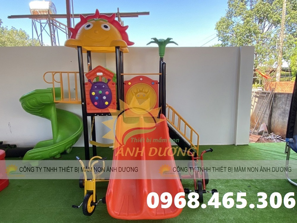 Cầu trượt trẻ em có mái che, bộ cầu trượt liên hoàn trẻ em, cầu trượt xích đu li